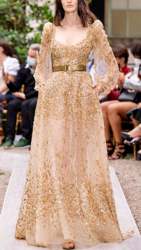 Zuhair Murad | Fall/Winter 2021 Couture #zuhairmurad #fashion #moda #dress #vestido #gown Gold Gown Aesthetic, Gown Aesthetic, Black Tie Event Dresses, Zuhair Murad Dresses, Zuhair Murad Haute Couture, Haute Couture Gowns, Latest Bridal Dresses, Soiree Dress, Designer Kurti Patterns