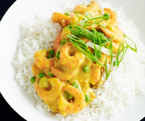 Julie Goodwin's curried prawns | Women's Weekly Food Curried Prawns, Curry Prawns, Aussie Recipes, Curried Sausages, Prawns Recipe, Prawn Dishes, Quick Family Dinners, Cooking Fish, Prawn Curry