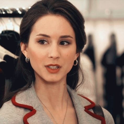 Spencer Hastings Season 1, Spencer Pll, Troian Bellisario, Spencer Hastings, Enjoy Today, Teenage Dream, Pretty Little Liars, Face Claims, Season 1