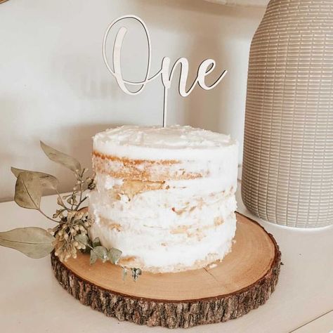 This beautiful wooden cake topper is great to top off your babys first birthday cake Rustic First Birthday Cake, Neutral First Birthday, One Cake Topper Printable, One Birthday Cake, Smash Cake First Birthday, Cake First Birthday, First Birthday Smash Cake, First Birthday Cake Smash, Number Cake Toppers