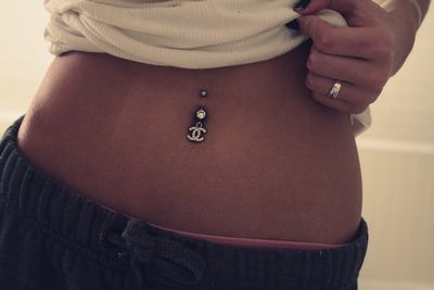 i wish Belly Button Piercing Cute, Bellybutton Piercings, Belly Button Piercing Jewelry, Early 2010s, Belly Piercing Jewelry, Kei Visual, Belly Piercing Ring, Cute Piercings, Belly Jewelry