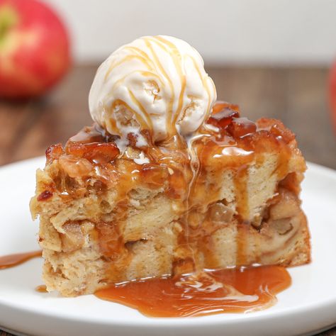 Caramel Apple Bread Pudding Caramel Apple Bread Pudding, Caramel Apple Bread, The Salty Cooker, Apple Bread Pudding, Caramel Apple Desserts, Southern Pound Cake, Cinnamon Rolls From Scratch, Cinnamon Roll Cheesecake, Bread Pudding With Apples