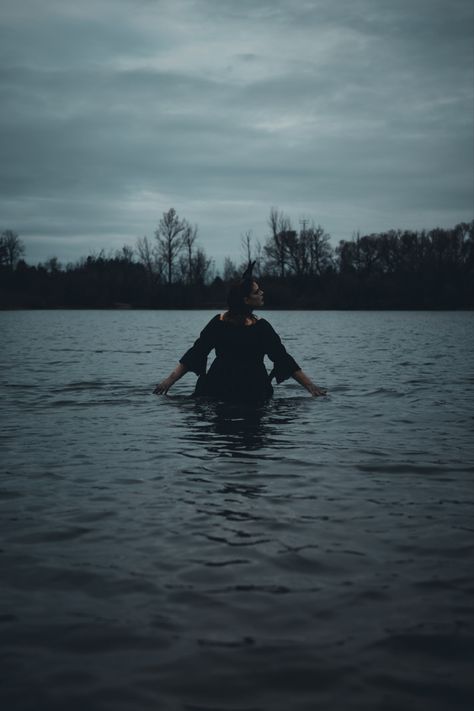 Halloween Lake Photoshoot, Water Halloween Photoshoot, Haunting Photoshoot, Plus Size Aesthetic Photography, Couture Photoshoot, River Shoot, October Rain, Spooky Photography, Goth Photoshoot