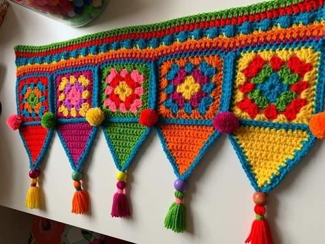 Crochet Toran Pattern, Crochet Room Decor Ideas, Crochet Room Decor, Crochet Toran, Crochet Valance, Crochet Room, Crochet Wall Art, Crochet Bunting, Cozy Crochet Patterns