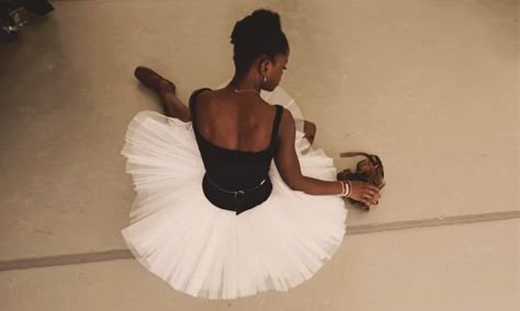 FILM Justine Dancer, Aurora Rose, Black Dancers, Ballet Beauty, Black Ballerina, Black Ballet, Black Femininity, Ballet Girls, Pointe Shoes