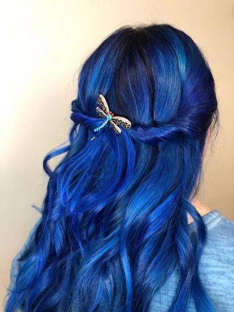 Coraline Blue - Imgur Coraline Blue Hair, Coraline Hair, Hairstyles With Curled Hair, Blue Hair Dye, Midnight Blue Hair, Blue Hair Aesthetic, Peach Hair Colors, Peach Hair, Pretty Hair Color