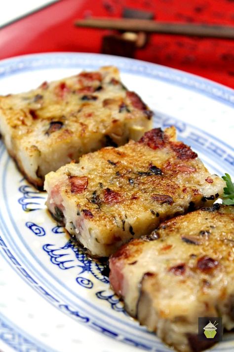 Turnip Cake Recipe, Cheung Fun, Asian Deserts, Chinese New Year Dishes, New Year Dishes, Turnip Cake, Broiled Chicken Breast, Chinese Dim Sum, Dim Sum Recipes