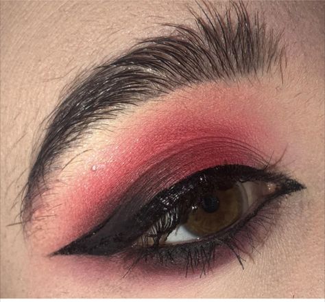 Red Metallic Eye Makeup, Black Eyeshadow And Red Lips, Red Black And Silver Makeup Looks, Red Light Makeup Looks, Dark Red And Black Eyeshadow, Simple Red And Black Eyeshadow Looks, Simple Black And Red Makeup Looks, Red And Black Prom Makeup Looks, Black And Maroon Makeup