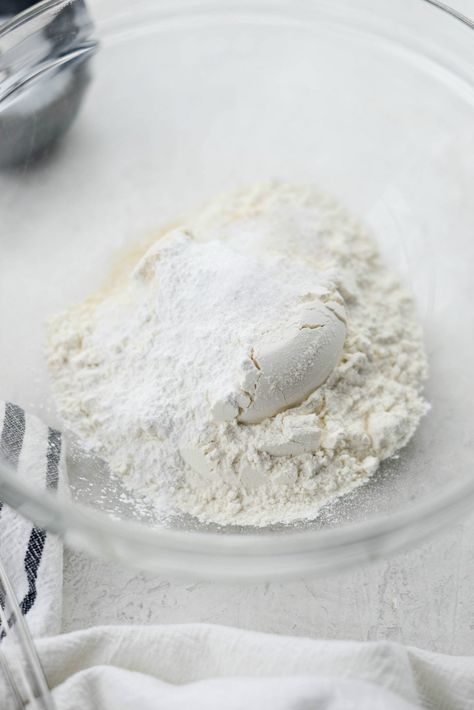 Greek Yogurt Pizza Dough - Simply Scratch What Is Cake Flour, Homemade Cake Flour, Lemon Sugar Cookies Recipe, Cake Flour Substitute, Flour Substitute, Lemon Sugar Cookies, Torte Cupcake, Sally's Baking, Baking Substitutes