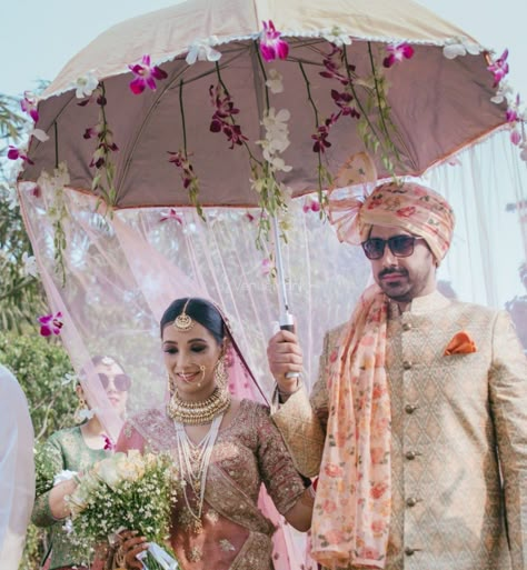 Umbrella For Bride Entry, Flower Chadar, Bridal Entrance, Wedding Entry, Bridal Umbrella, Bangle Ceremony, Wedding Umbrella, Bridal Entry, Indian Destination Wedding