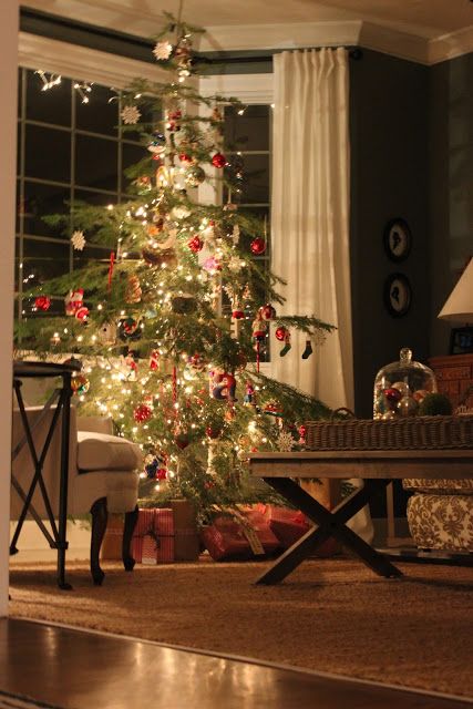 Christmas At Grandmas House, Christmas At Grandmas, Christmas In October, Christmas Coffee Table Decor, Christmas Christ, Tree Beautiful, Pink Bike, Decorating For Christmas, Christmas Cottage