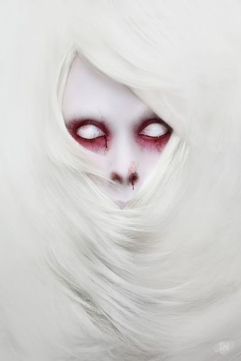 Horror Vintage, Arte Peculiar, Creepy Art, Arte Fantasy, Dark Beauty, Gothic Art, Horror Art, White Hair, Dark Art