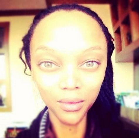 The "Tyra Banks is an actual alien" Jesse Ventura, Nikki Minaj, Selfie Fail, Celebrity Selfies, Funny Selfies, Kelly Osbourne, Tyra Banks, Epic Fails Funny, Album Design