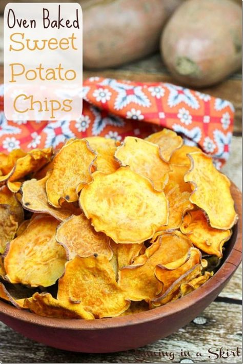 Oven Baked Sweet Potato Chips Homemade Sweet Potato Chips, Sweet Potato Chips Recipe, Sweet Potato Chips Baked, Baked Potato Chips, Healthy Superbowl Snacks, Vegetable Chips, Sweet Potato Slices, Mom Recipes, Recipes Baking