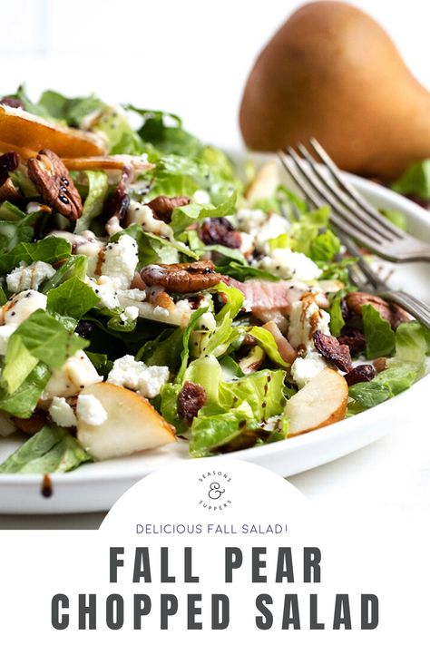 Canadian Thanksgiving Recipes, Work Salads, Salad Sides, Pear Salad Recipes, Lettuce Salad Recipes, Christmas Salads, Romaine Salad, Paleo Salads, Poppy Seed Dressing