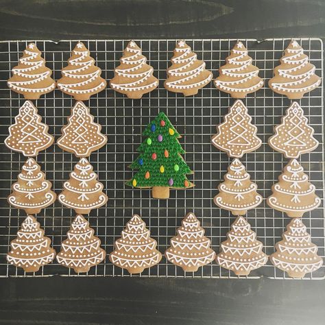 Gingerbread Christmas Tree Cookies, Gingerbread Tree Decorations, Spicy Gingerbread Cookies, Spicy Gingerbread, Gingerbread Tree, Gingerbread Cookies Decorated, Gingerbread Christmas Tree, Gingerbread Decorations, Ornament Cookies