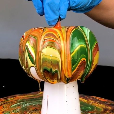 Paint Pouring Pumpkins, Pumpkin Pour Painting, Acrylic Pour Pumpkin, Diy Pumpkins Painting, Easy Diy Fall Crafts, Fall Pumpkins Painting, Acrylic Pouring Techniques, Painted Flower Pots, Small Pumpkins