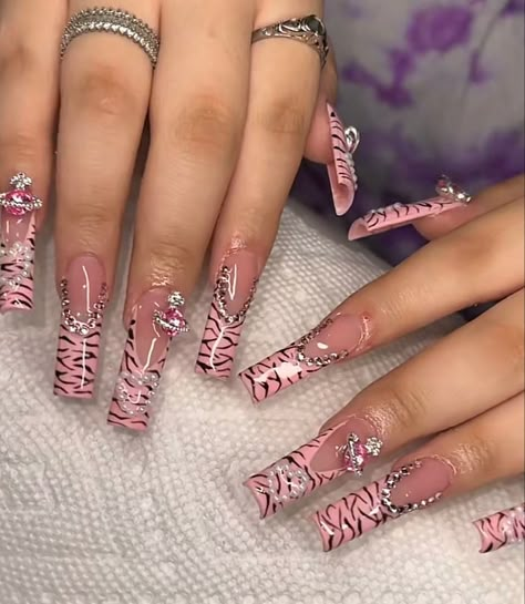 Acrylic Nails Bling, Nails Bling, Punk Nails, Cute Acrylic Nail Designs, Nails Square, Dope Nail Designs, Pretty Gel Nails, Long Square Acrylic Nails, Unique Acrylic Nails