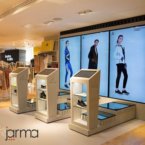 Interactive Retail, Plaster Finish, Digital Retail, Retail Technology, Polished Plaster, Harrods London, Retail Signage, Visual Merchandising Displays, Retail Inspiration