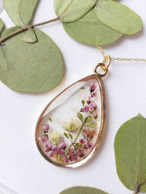 Pink Gypsophila, Diy Resin Earrings, Resin Jewlery, Mustard Seed Jewelry, Yorkshire Moors, Christmas Resin, Flower Resin Jewelry, Making Resin Jewellery, Resin Crafts Tutorial