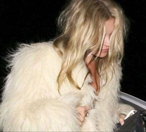 Kate Mess, Kate Moss, Fur Coat, Instagram Profile, Blonde, Hair, On Instagram, Instagram, Black