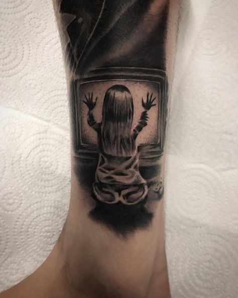 Andy Jc Tattoos on Instagram: ““They’re here”. Added this Carol Anne / Poltergeist To Ben’s horror leg. Thanks man this was real fun to tattoo✌🏼I love tattooing horror…” Halloween Tattoos Sleeve Horror Movies, Amityville Horror Tattoo, Female Horror Tattoo, Poltergeist Tattoo, The Ring Tattoo Horror, Horror Knee Tattoo, Horror Leg Sleeve, Horror Movie Sleeve Tattoo, Annabelle Tattoo