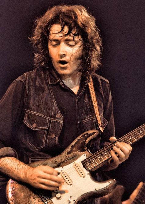 Rory Gallagher Orlando Usa, Rory Gallagher, Blues Musicians, Blues Artists, Musica Rock, Guitar Hero, Blues Music, Music Icon, Music Legends