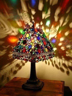 Bohemian Lamp, Lamp Makeover, Diy Lampe, Tiffany Lamp, Deco Boheme, Stained Glass Lamps, Tiffany Lamps, Room Lamp, Bedroom Lamps