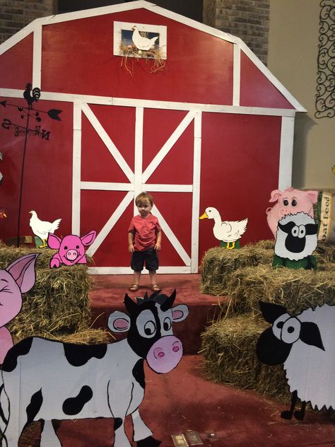 Farm Vbs Decorations, Barnyard Vbs, Farm Vbs, Farm Classroom Theme, Ant Crafts, Jungle Theme Classroom, Farm Theme Preschool, Pumpkin Decorating Contest, Farm Theme Birthday