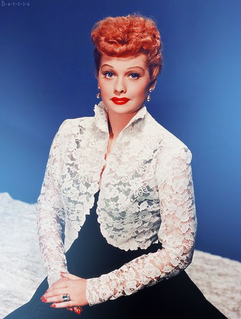 Lucille Ball, 1950s Lucille Ball Costume, Forest Lawn Memorial Park, Rue Mcclanahan, Lucille Ball Desi Arnaz, Patricia Heaton, Ball Makeup, Lucy And Ricky, Roseanne Barr, Candice Bergen