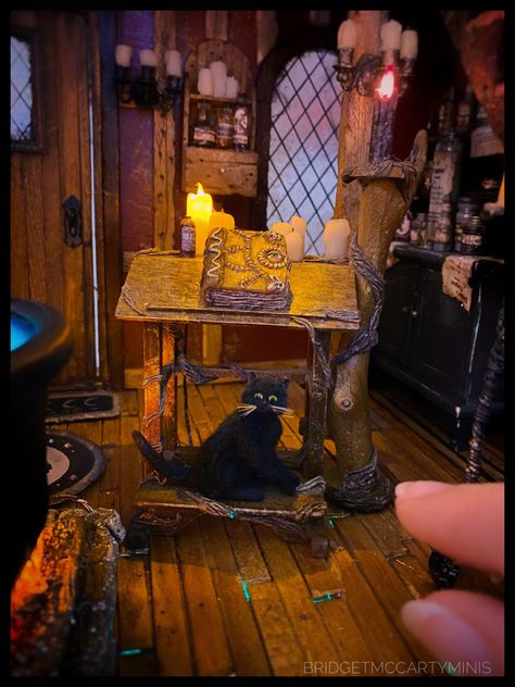 Made by Bridget McCarty Hocus Pocus House Interior, Hocus Pocus Dollhouse, Horror Dollhouse, Halloween House From Doll House, Dolls House Halloween, Hocus Pocus House, Disney Dollhouse, Spooky Miniature House, Witch Cottage Dollhouse