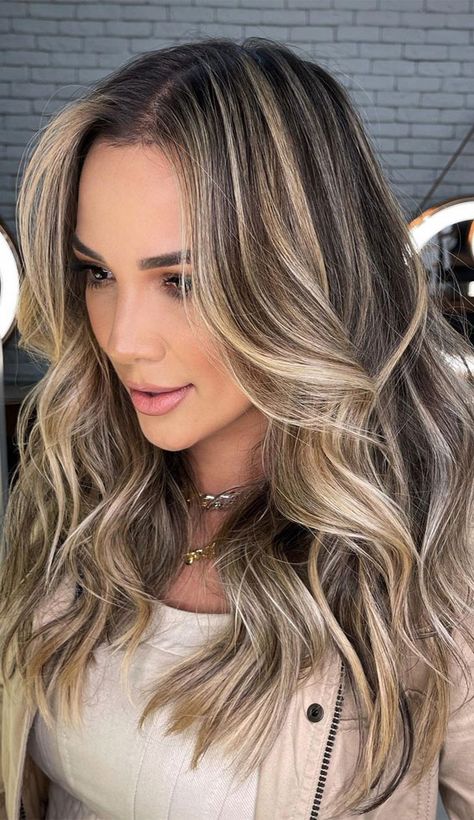 Sand Color Hair, Blonde Balayage Highlights On Dark Hair, Sand Blonde, Rambut Brunette, Blonde Highlights On Dark Hair, Unghie Sfumate, Hair Color Streaks, Brunette Hair With Highlights, Balayage Hair Dark