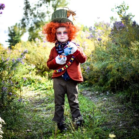 Hellowin Costumes Idea, Tim Burton Costumes, Mad Hatter Costume Kids, Mad Hatter Makeup, Mad Hatter Halloween Costume, Toddler Boy Costumes, Carnaval Outfit, Alice In Wonderland Diy, Mad Hatter Costume