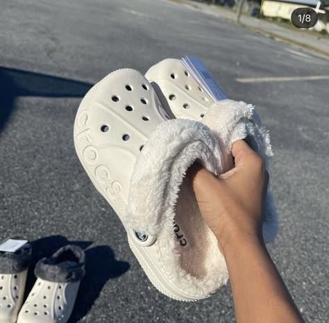 White Fluffy Crocs, Fluffy Crocs Outfit, Fuzzy Crocs Outfit, White Fuzzy Crocs, Crocs With Fur Inside, Croc Slippers, Fluffy Crocs, Crocs Aesthetic Outfit, Fur Crocs