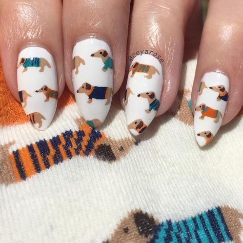 Dachshund dog pattern nails nail art Dog Nail Art, Boujee Nails, Pattern Nails, Nail Art Simple, Nails Painted, May Nails, Super Cute Nails, Finger Nail Art, Dachshund Art