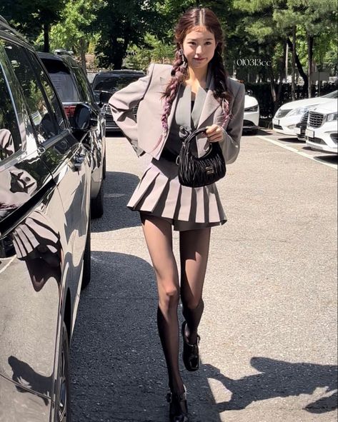 Wonyoung In Skirt, Kpop Idols Skirt Outfits, Kpop Miu Miu, Miu Miu Korea, Miu Miu Princess, Miu Miu Wonyoung Outfit, Wonyoung After Like Outfit, Outfit With Gray Skirt, Gray Skirt Outfit Aesthetic