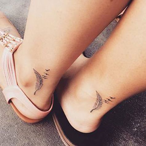 Cute Mother Daughter Tattoos, Mother Daughter Tattoos Meaningful, Matching Mother Daughter Tattoos, Mommy Daughter Tattoos, Flower Hip Tattoos, Meaningful Tattoo Ideas, Puzzle Tattoos, Mom Daughter Tattoos, Tattoos Meaningful