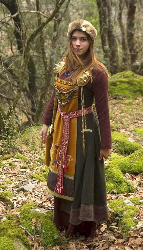 Viking Outfit, Viking Clothes, Norse Clothing, Costume Viking, Viking Garb, Medieval Garb, Viking Reenactment, Viking Dress, Viking Costume