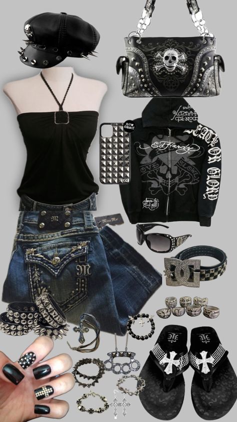 🤍🩶🖤🏴‍☠️🖤🩶🤍 2000s Emo Outfits, Hazel Core, 2000s Alt Fashion, 2000s Outfit Ideas, Grungy Outfit, Stella Fashion, 2000s Alt, Emo Outfit, Grunge Fits