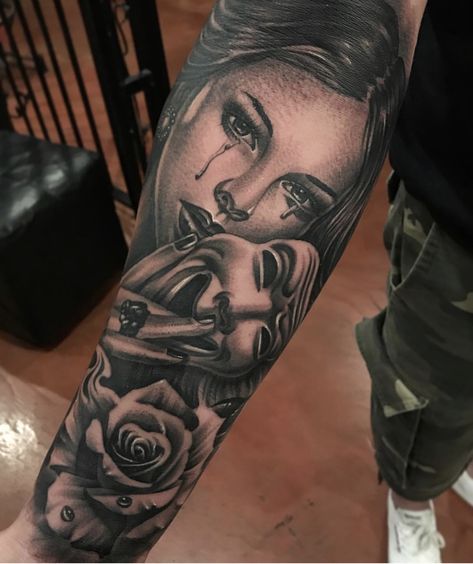 Smile now cry later Chola Tattoo Ideas, Payasa Tattoo, Focus Tattoo, Art Chicano, Black And White Tattoo, Chicanas Tattoo, Model Tattoo, Chicano Style, Girl Face Tattoo