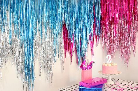 Glitter Streamer Tinsel Backdrop Birthday Backdrop Wedding Fringe, Festive Backdrop, Fringe Garland, Diy Streamers, 21st Ideas, Rainbow Backdrop, Glitter Backdrop, Rainbow Party Decorations, Streamer Backdrop