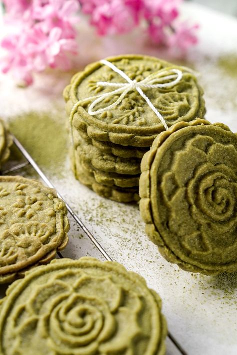 Green Tea Shortbread Cookies, Matcha Pinwheel Cookies, Pretty Shortbread Cookies, Matcha Sandwich Cookies, Matcha Strawberry Cookies, Matcha Biscuits, Cookies Food Photography, Matcha Sugar Cookies, Tea Time Cookies