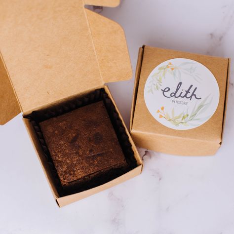 Brownie Party Favors, Individual Brownie Packaging, Fudgy Brownies Packaging, Brownie Gift Packaging, Brownies Bites Packaging, Brownies Packaging Ideas Boxes, Brownie Wedding Favors, Packaging Brownies, Brownie Boxes