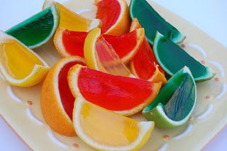 jello filled citrus Orange Jello, Fruit Peel, Snacks To Make, Fruit Slice, Cadeau Photo, After School Snacks, School Snacks, Fun Snacks, Good Eats