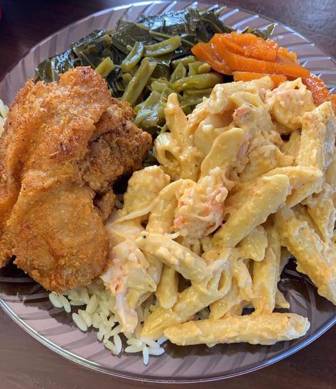 Fried Chicken Soul Food Dinner, Christmas Soul Food Dinner, Soul Food Sunday, Cajun Fried Chicken, Pasta Cajun, Fried Chicken Dinner, Cajun Shrimp Pasta, Chicken Green Beans, Soul Food Dinner