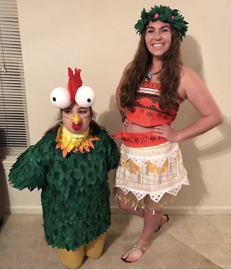 Moana And Hey Hey Costume, Moana And Hay Hay Costume, Moana And Pua Costume, Hay Hay Costume Moana, Beach Themed Halloween Costumes, Moana 2 Outfit Ideas, Moana Group Costume, Disney Princess Spirit Week, Moana Chicken Costume