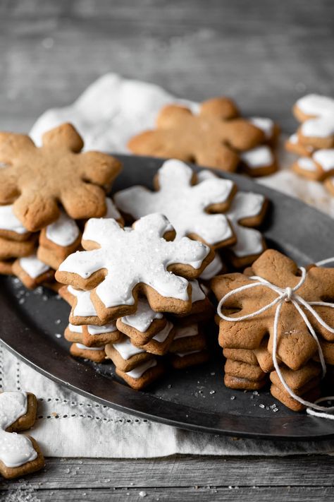 Meringue Powder Royal Icing, Maple Syrup Cookies, Royal Icing Recipe With Egg Whites, Easy Royal Icing, Homemade Maple Syrup, Royal Icing Cookies Recipe, Easy Royal Icing Recipe, Maple Cookies, Cookie Icing Recipe