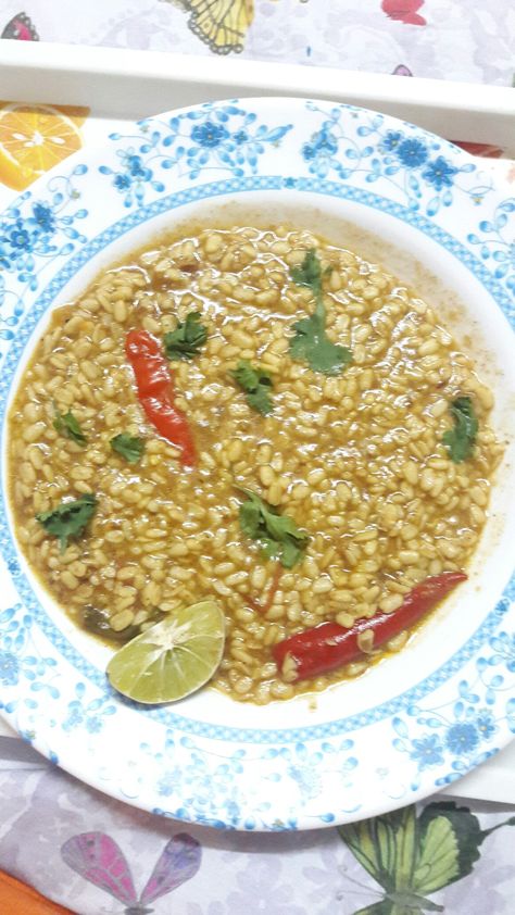 Mash ki daal Daal Mash Recipe, Mash Recipe, Food Pic, Impress Quotes, Drink Photography, Desi Food, Food Drink Photography, Fashion Sewing Tutorials, Saree Trends