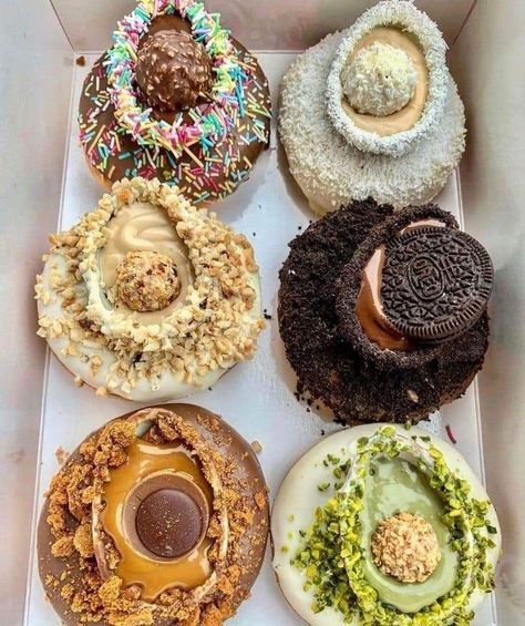 Donuts Gourmet, Donut Flavors, Donuts Donuts, Delicious Donuts, Yummy Comfort Food, Delicious Snacks Recipes, Cute Desserts, Donut Recipes, Instagram Food