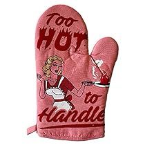 Funny Cooking, Chef Humor, Cooking Humor, Too Hot To Handle, Cooking Chef, Vintage Lady, Chefs Kitchen, Kitchen Gloves, Oven Mitt